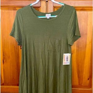 *NWT* LULAROE CARLY MOSS GREEN LARGE